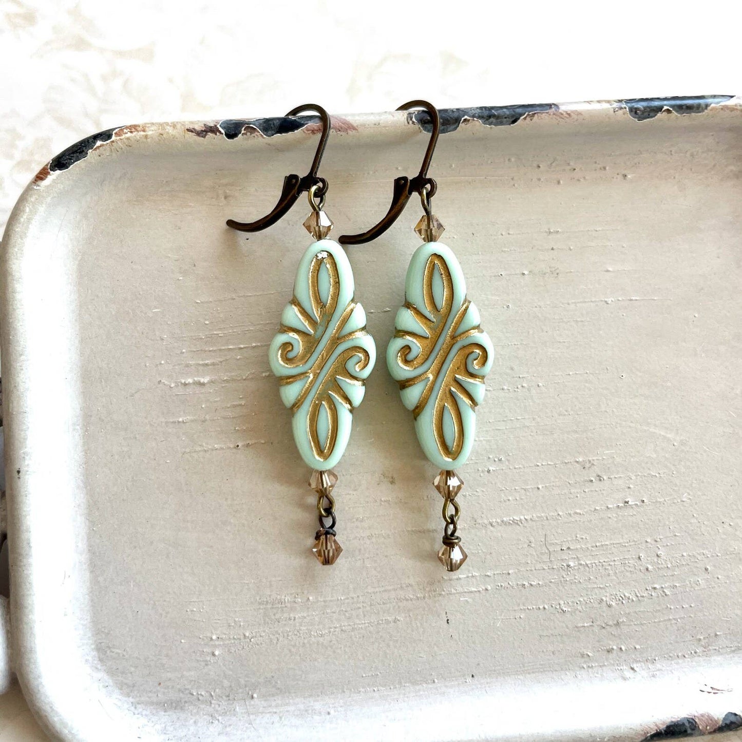 Vintage mint green drop earrings - Swarovski crystal - gold