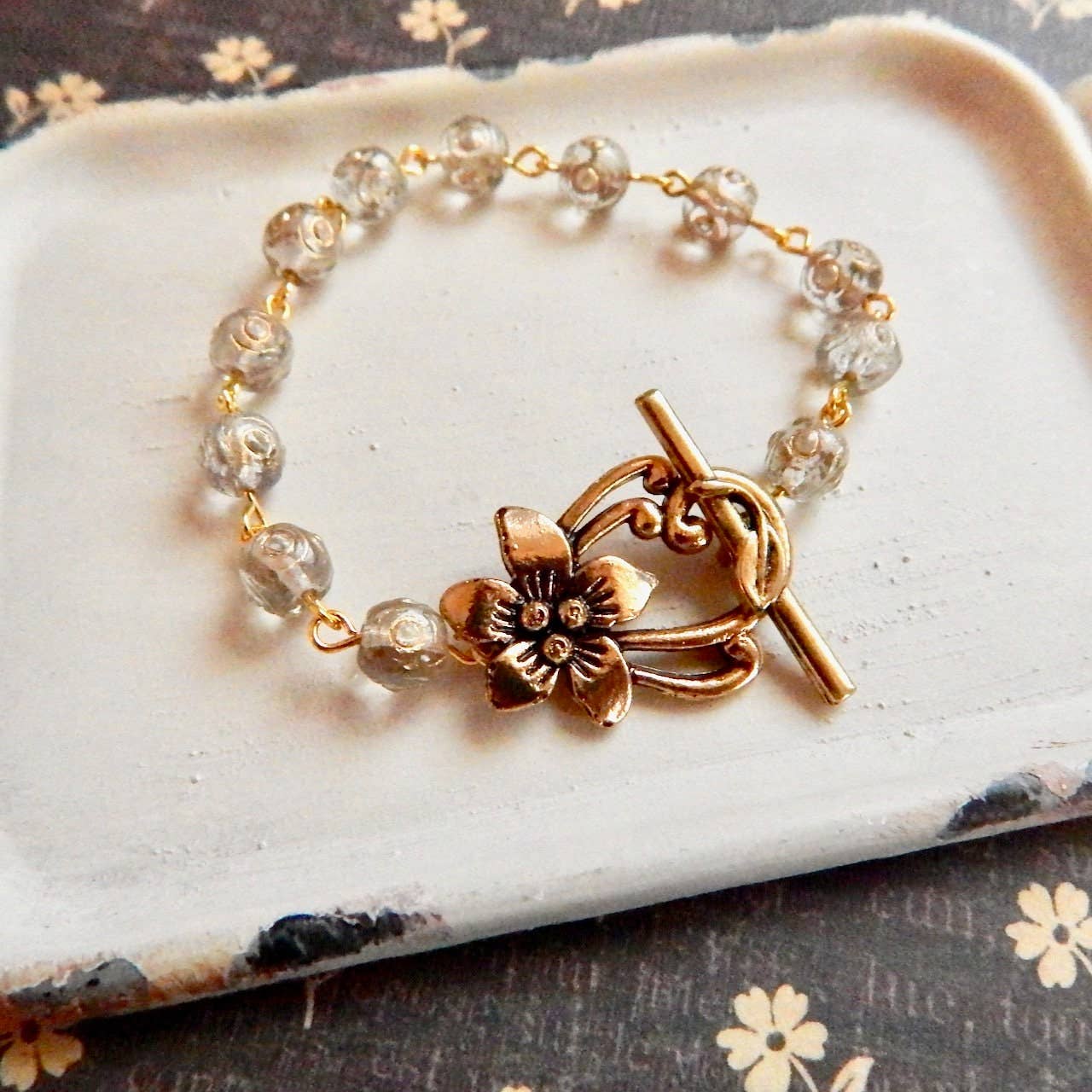 Vintage Bead Bracelet - Flower Bracelet - Glass Beads - Flow: Black