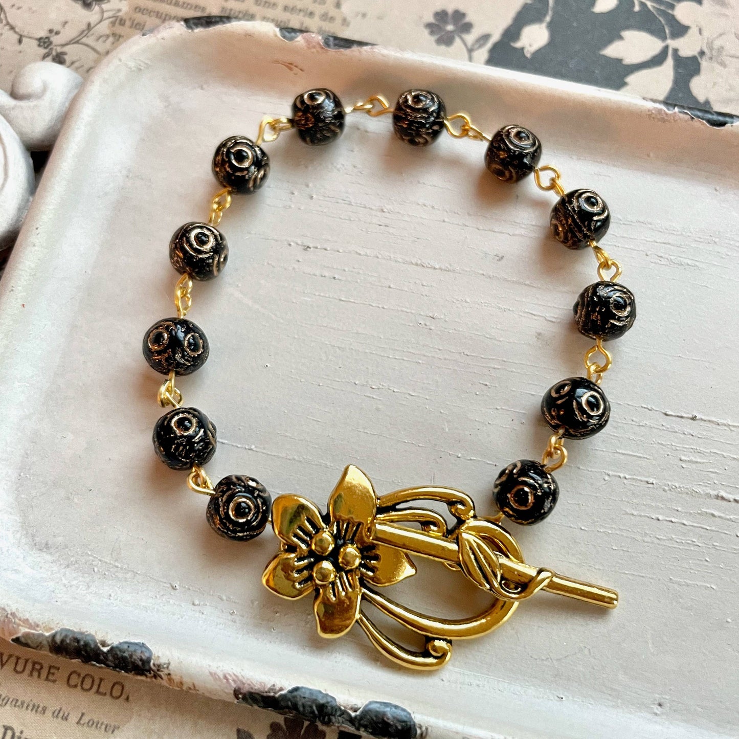Vintage Bead Bracelet - Flower Bracelet - Glass Beads - Flow: Black